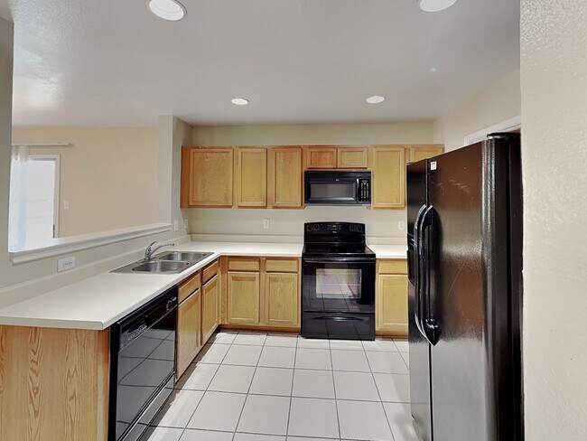 Building Photo - BEAUTIFUL HOME IN BURLESON ISD!