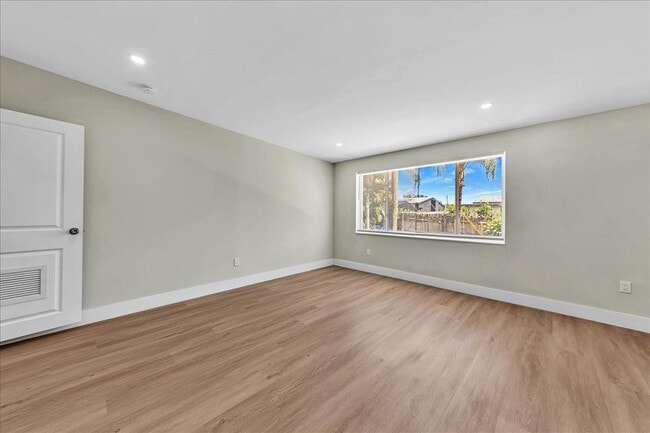 Building Photo - 5324 NW 1st Ave