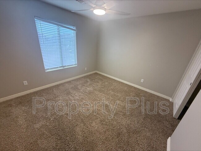 Building Photo - 8355 W Molly Ln