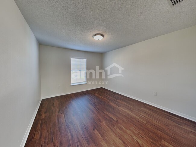 Building Photo - 8255 Settlers Crk Lp