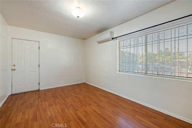 Building Photo - 11840 Archwood St