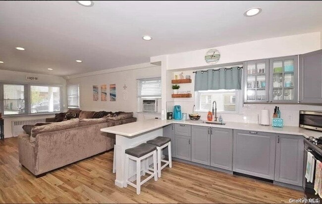 Building Photo - 113 Harding Ave