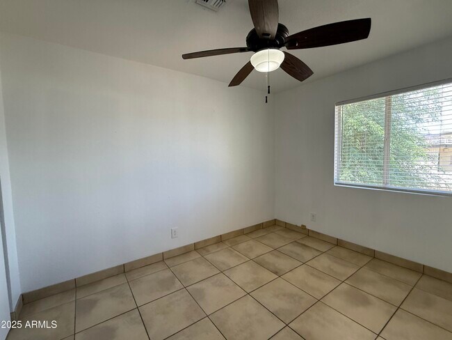 Building Photo - 1551 E Christy Dr