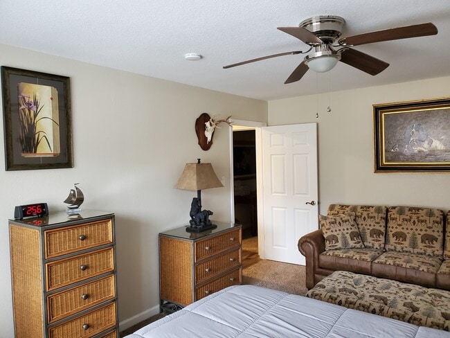 Building Photo - 7 Higel Ln