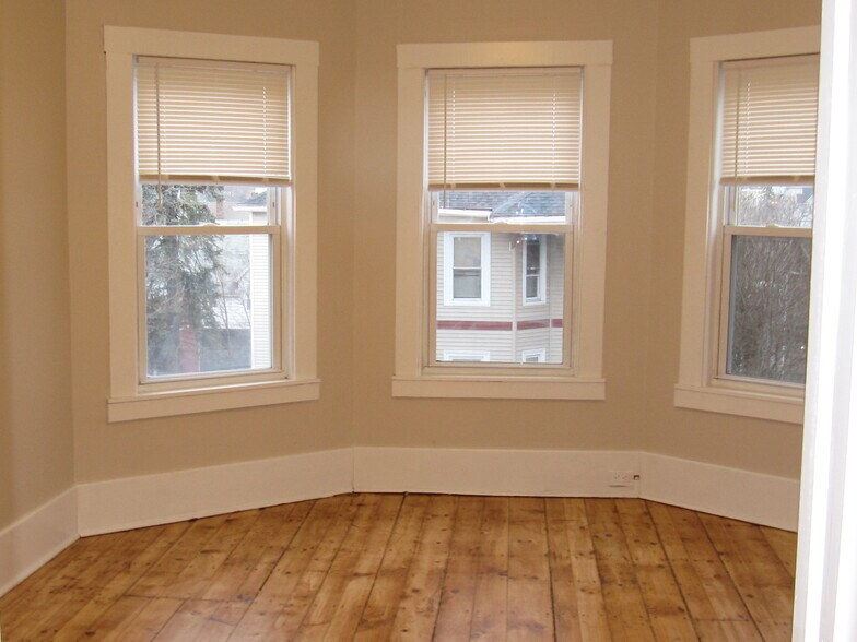 Building Photo - 2 Sturgis St