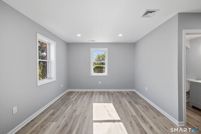 Building Photo - 273 High Ridge Dr