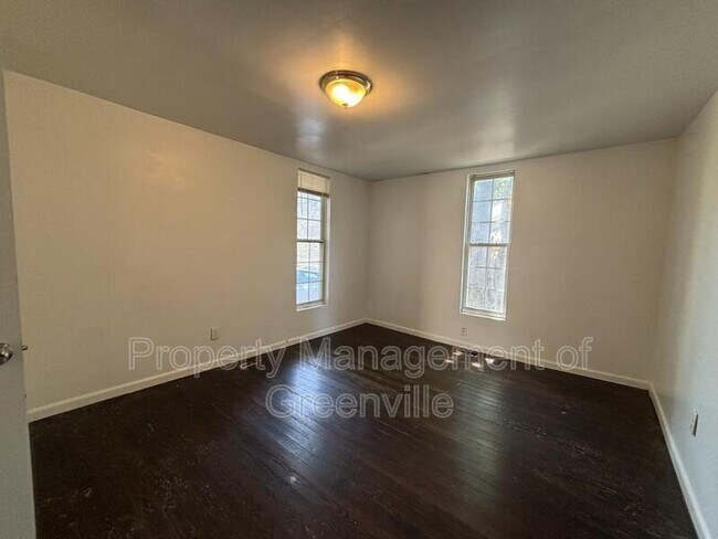 Building Photo - 135 D St.