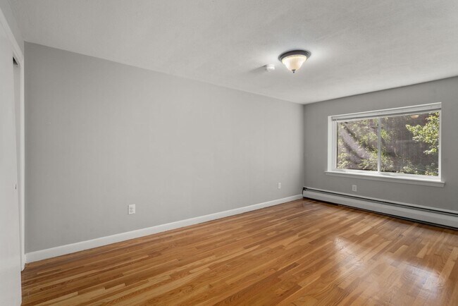 Building Photo - 133 Beaconsfield Rd