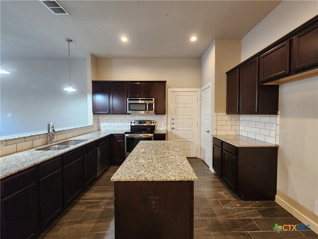 Building Photo - 1143 Creekside Orchard