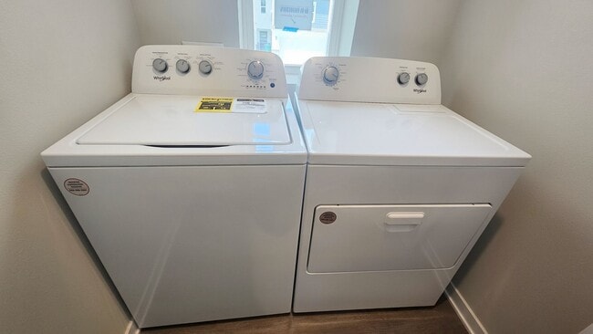 Building Photo - Brand New 3 Bedroom, 2.5 Bathroom Townhous...