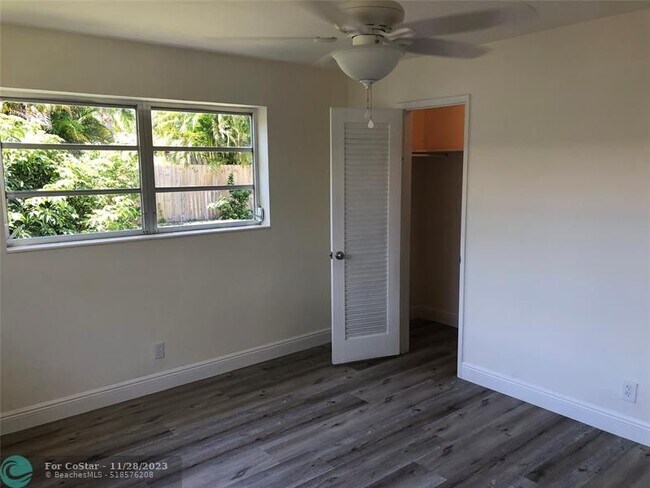 Building Photo - 807 SE 9th Terrace