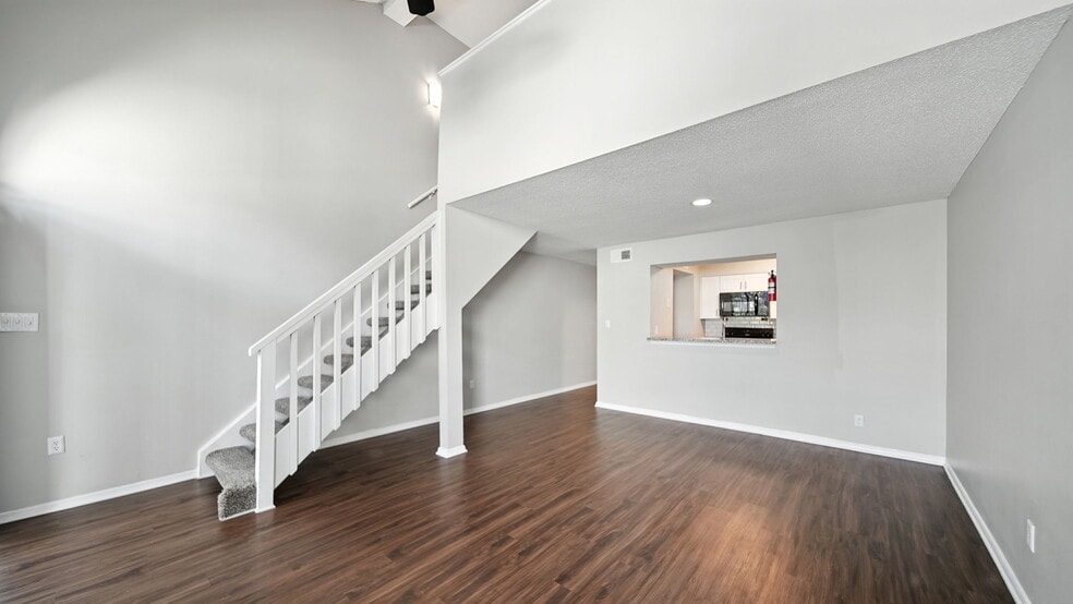 Building Photo - The Vale Apartments and Townhomes