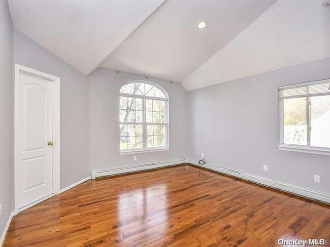 Building Photo - 62 A Linwood Rd N