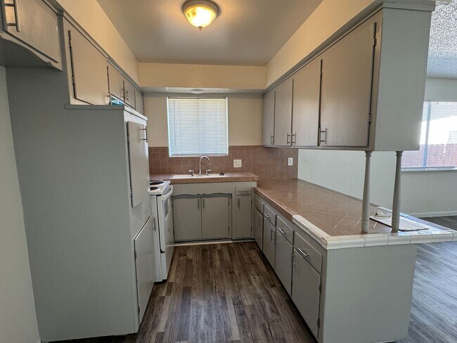 Building Photo - 309 Cordova Ln
