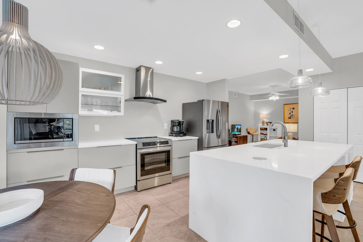 Building Photo - 28650 Carriage Home Dr