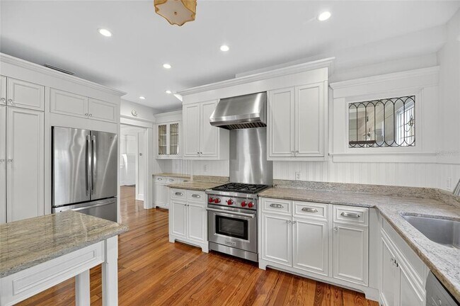 Building Photo - 3003 W Harbor View Ave