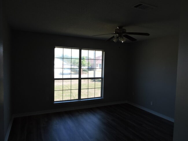 Building Photo - 4862 Leyland Ln
