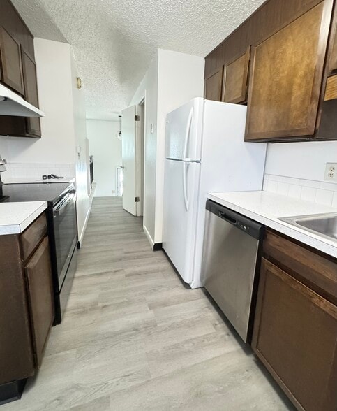 Kitchen - 1412 Kay St
