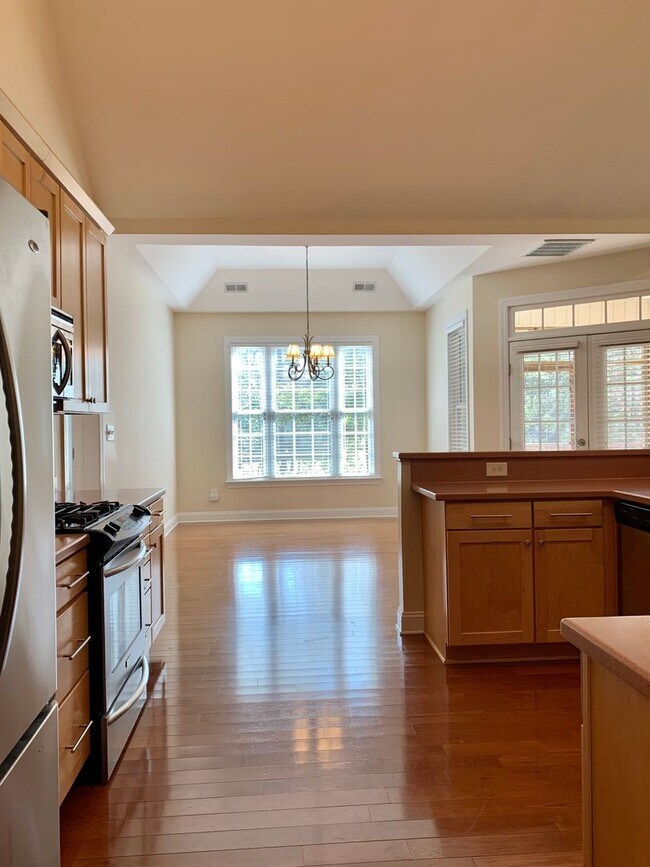 Building Photo - Great Home in Gated Community with Bonus Room!