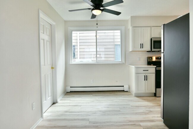 Building Photo - 72-78 S Roanoke