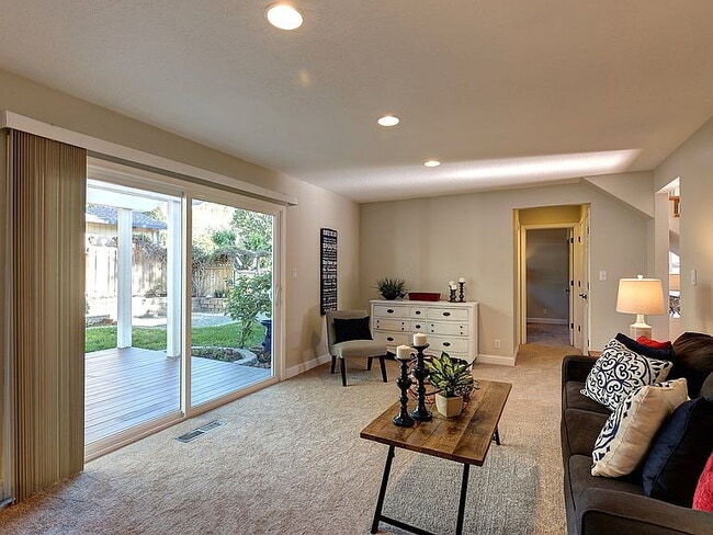 Building Photo - "Spacious 3-Bedroom Retreat with 2 Full Baths in Charming Pleasanton!"