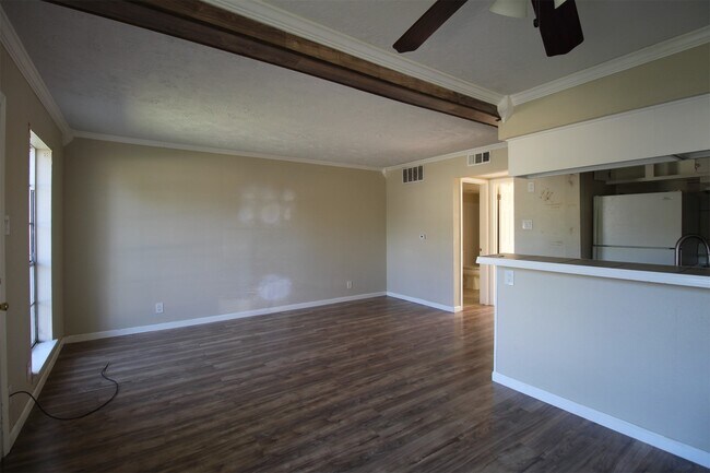 Building Photo - 219 W F St