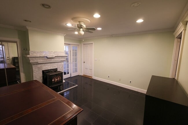 Building Photo - 235 Savin Hill Ave