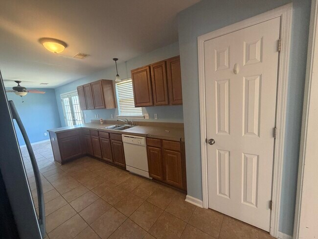 Building Photo - 575 Batty Way