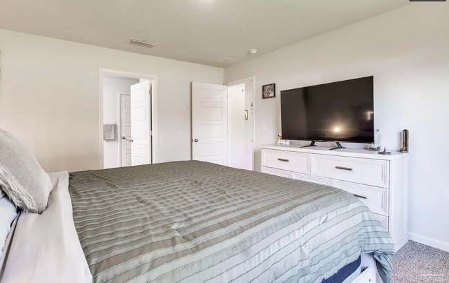 Building Photo - 9768 MilleeLoop