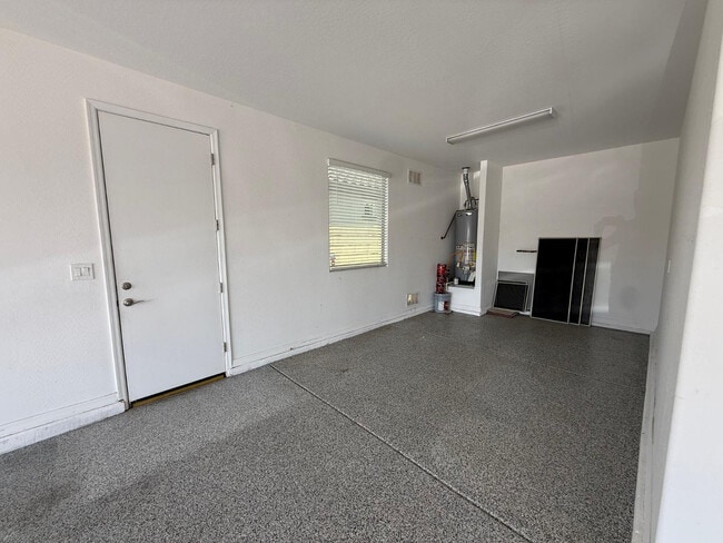 Building Photo - 15744 W Jefferson St