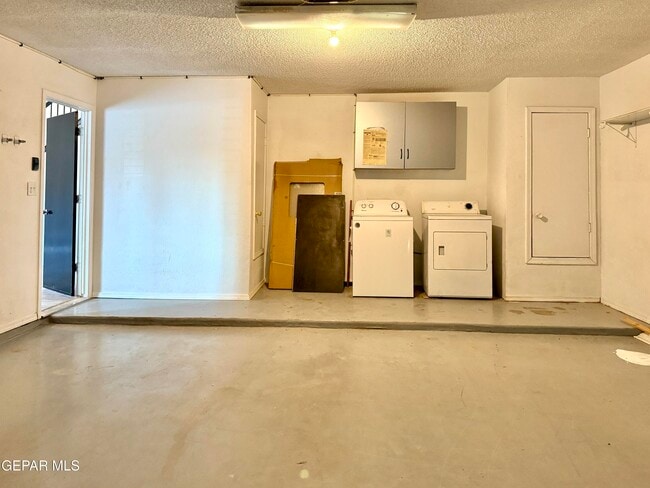 Building Photo - 13773 Paseo Central Ave