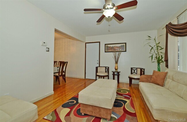 Building Photo - 327 Town Line Rd