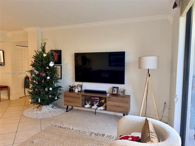 Building Photo - 8065 SW 107th Ave