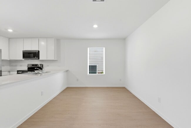 Building Photo - 629 Craven St