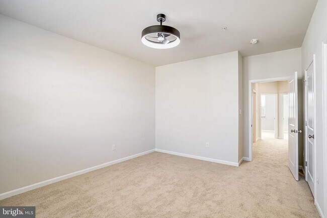 Building Photo - 421 Ensemble Wy