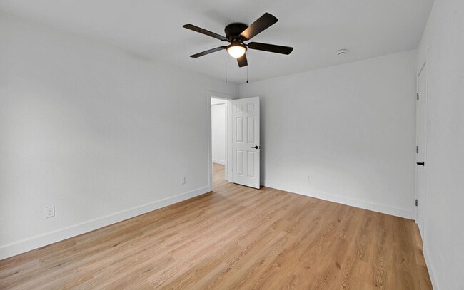 Building Photo - Newly remodeled 3 bedroom/2 baths coming s...