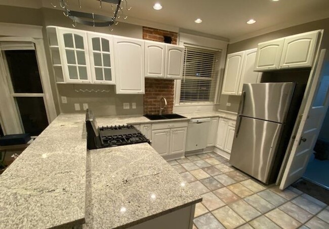 Kitchen - 1132 N Ogden St