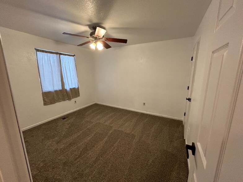 Building Photo - 10116 Fairfax Ct