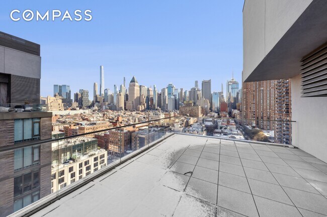 Building Photo - 505-513 W 43rd St