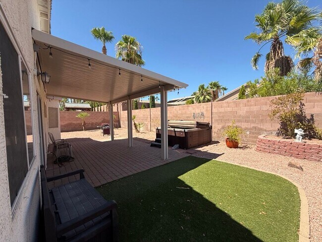Building Photo - FURNISHED/UNFURNISHED IMMACULATE & IMMEDIATE OCCUPANCY 3BEDROOM GREEN VALLEY BEAUTY!