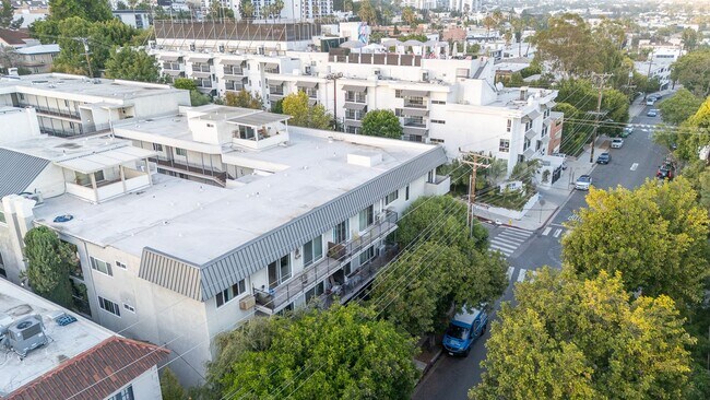 Building Photo - Fully remodeled 2BR/2BA Condo in prime West Hollywood!