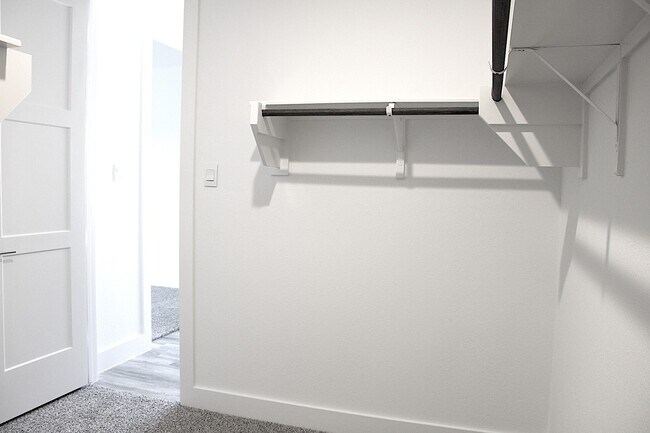 Building Photo - 15212 Tattle Crk Ln