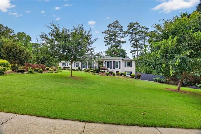 Building Photo - 2982 Northbrook Dr