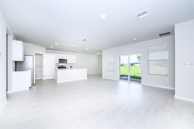 Building Photo - 25110 Alcazar Dr