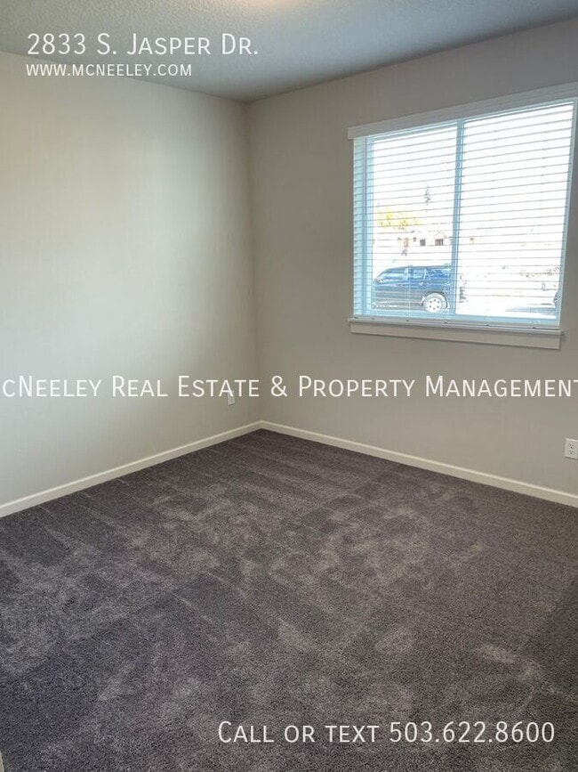 Building Photo - 2833 S Jasper Dr