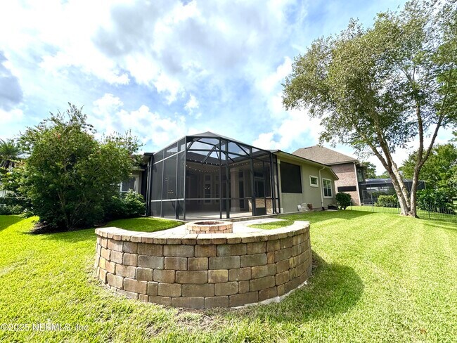 Building Photo - 642 Port Charlotte Dr
