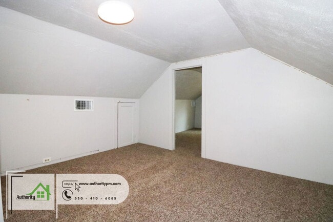 Building Photo - 1840 Heller Ln