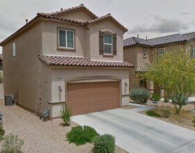 Building Photo - Amazing Two Story Home just outside Southern Highlands!