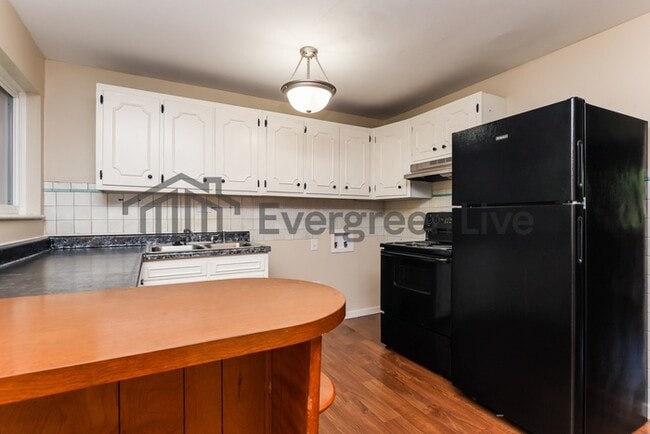 Building Photo - 5992 Rena Pl