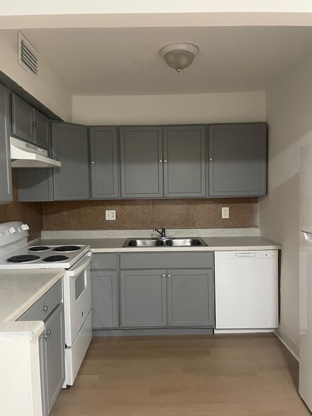 Building Photo - 2029 NW 46th Ave